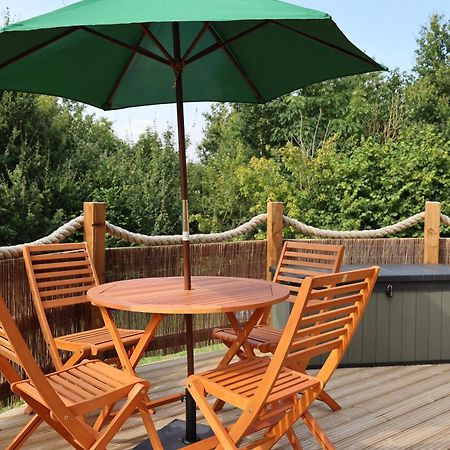 Ammonite Glamping Pod & Hot Tub Appartement Hungerton Buitenkant foto