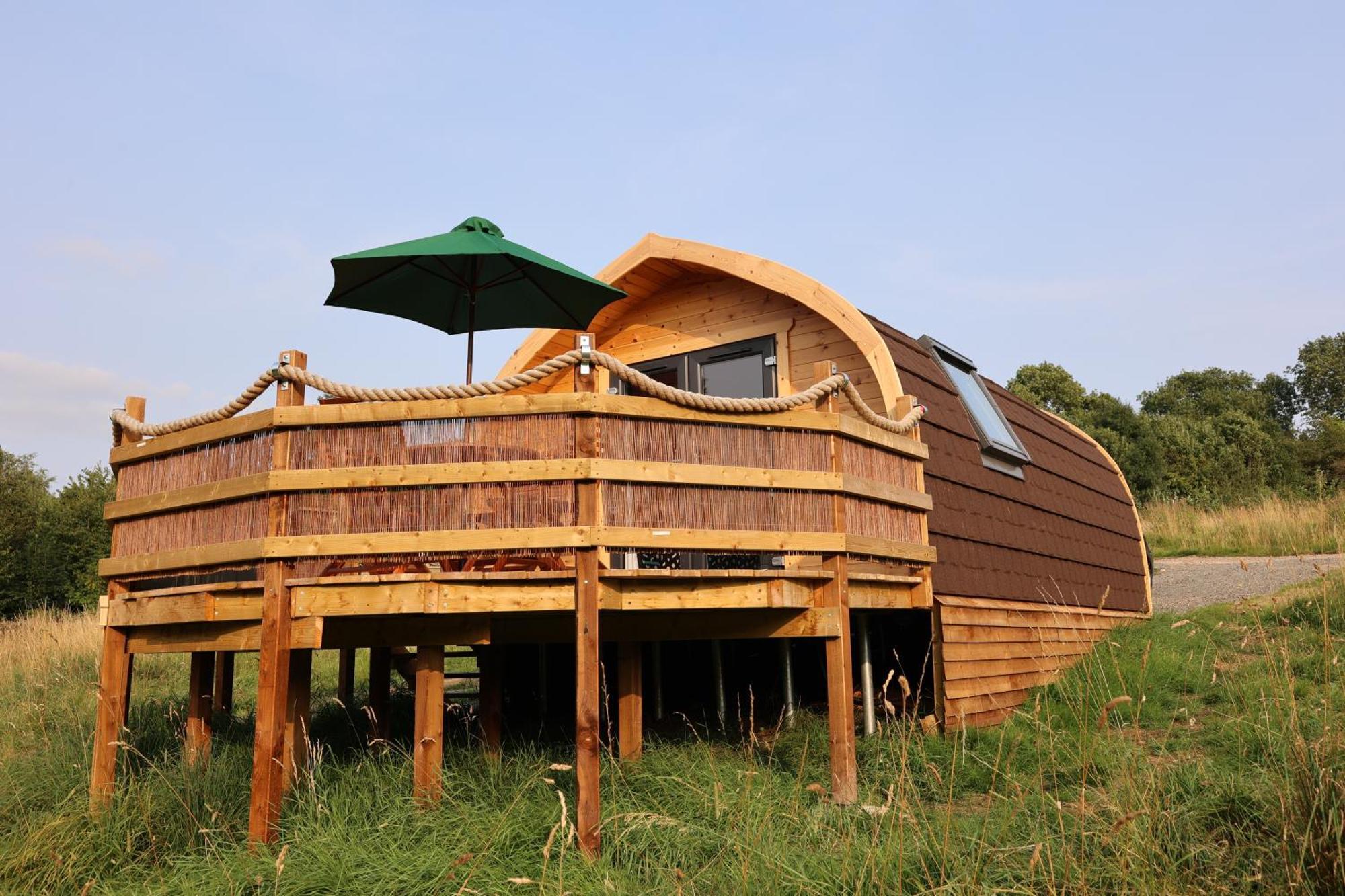 Ammonite Glamping Pod & Hot Tub Appartement Hungerton Buitenkant foto